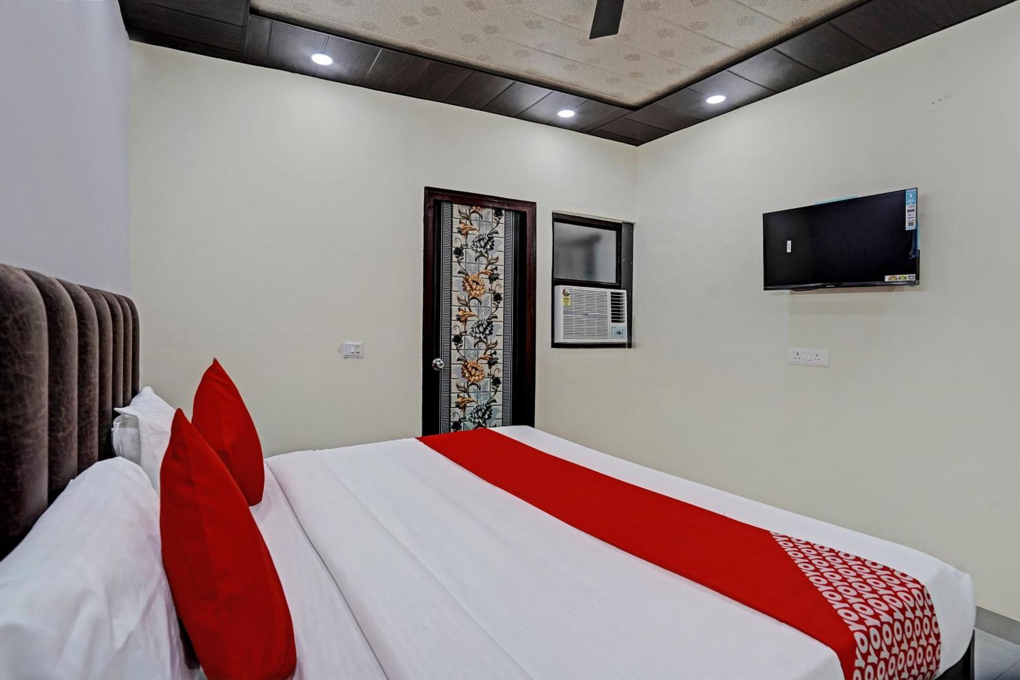 Oyo Flagship Evergreen Tower Hotel Ghaziabad Exterior foto