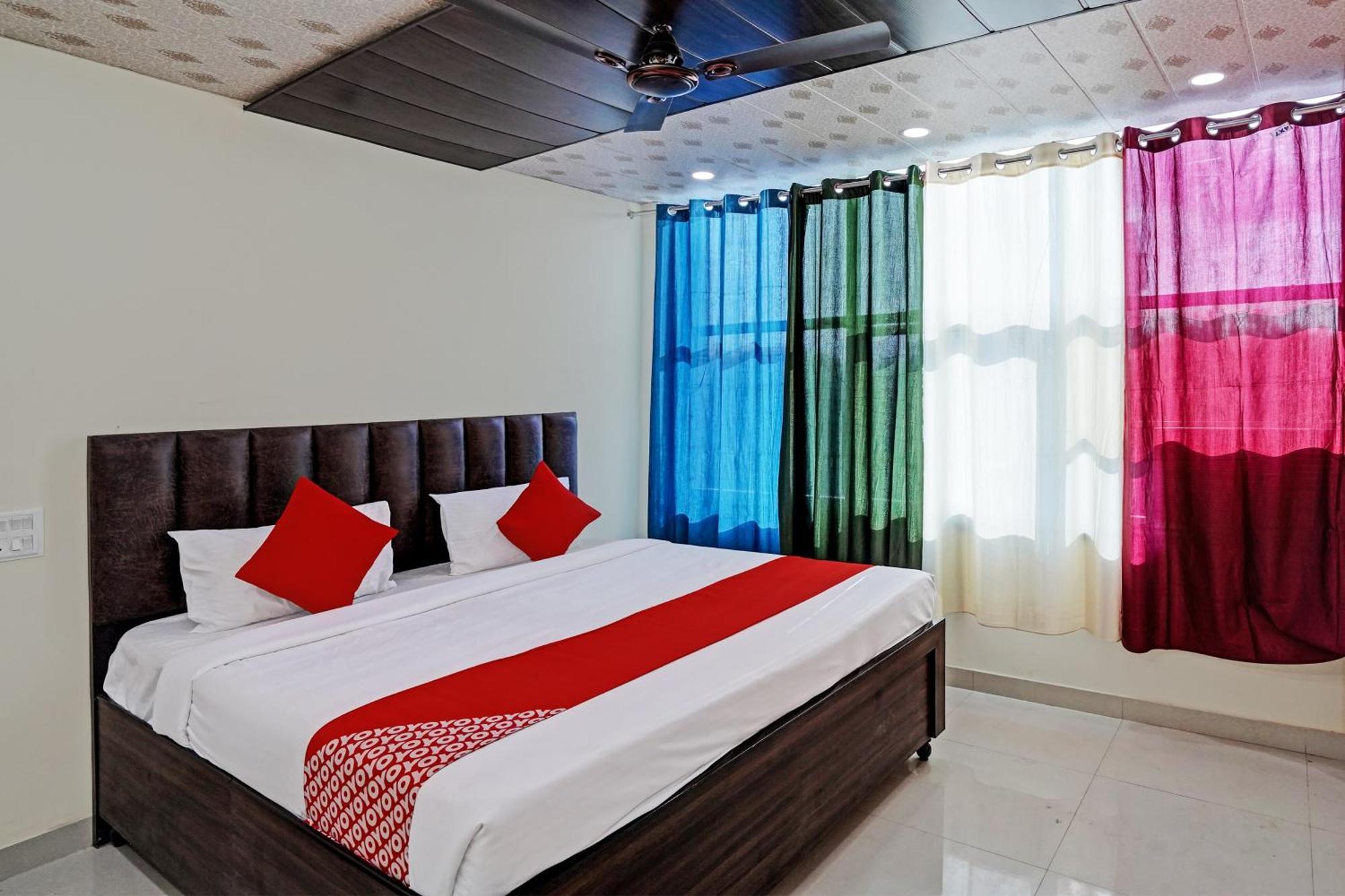 Oyo Flagship Evergreen Tower Hotel Ghaziabad Exterior foto