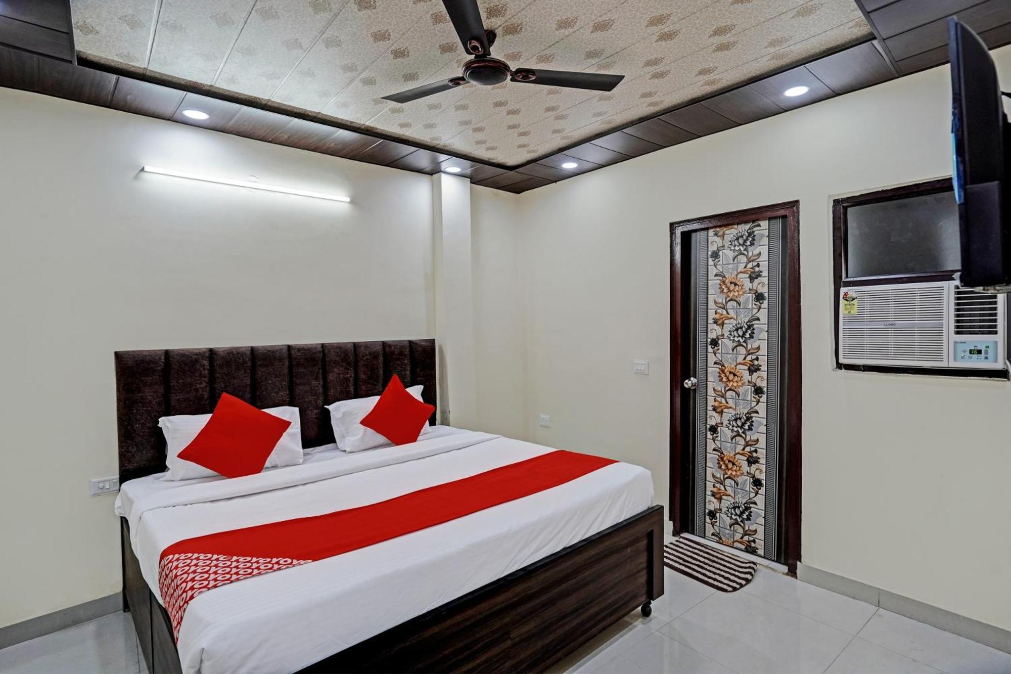 Oyo Flagship Evergreen Tower Hotel Ghaziabad Exterior foto